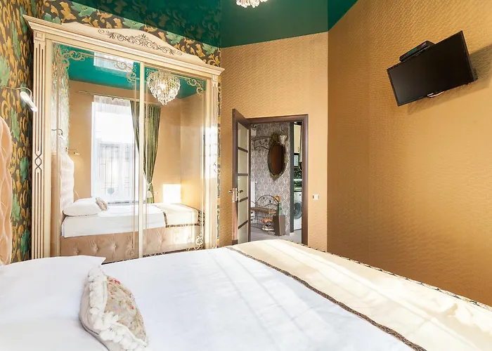 Austrian Apartments Leopolli Near Railway Station