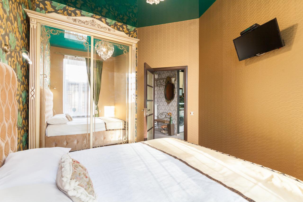 Austrian Leopolli Near Railway Station Apartment