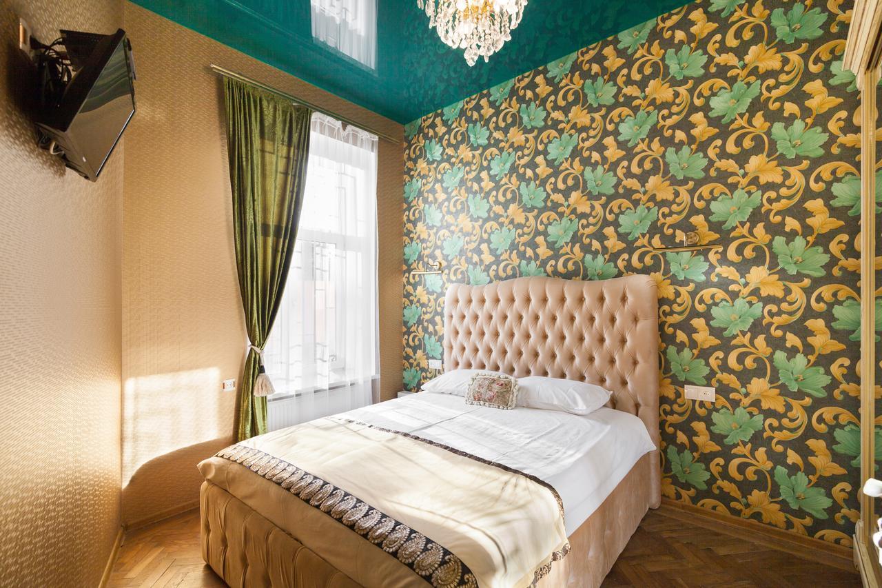 Apartment Austrian Leopolli Near Railway Station *
