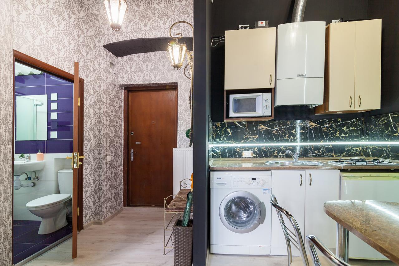 Apartment Austrian Leopolli Near Railway Station *