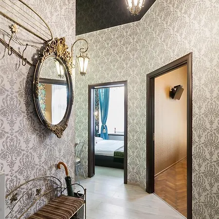 Austrian Apartments Leopolli Near Railway Station 利沃夫 外观 照片